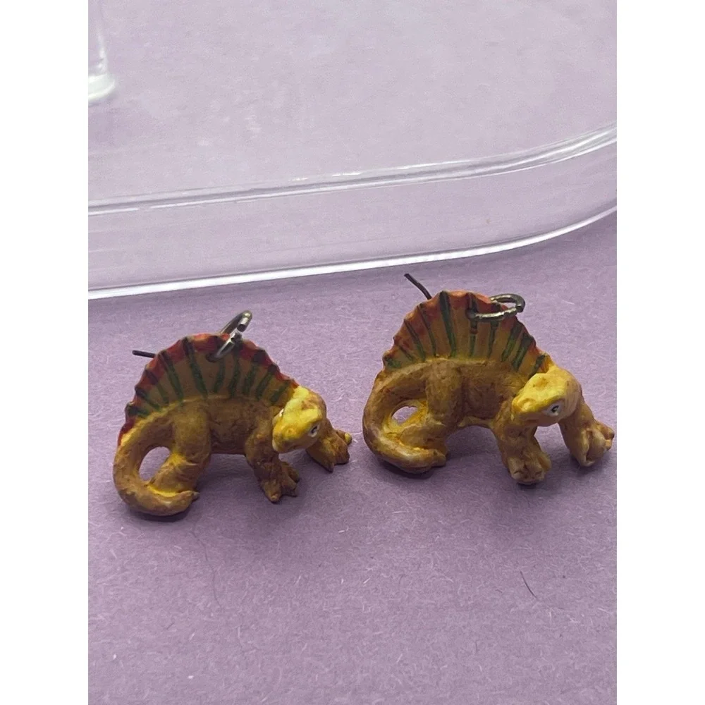 Dinosaurs are dangle