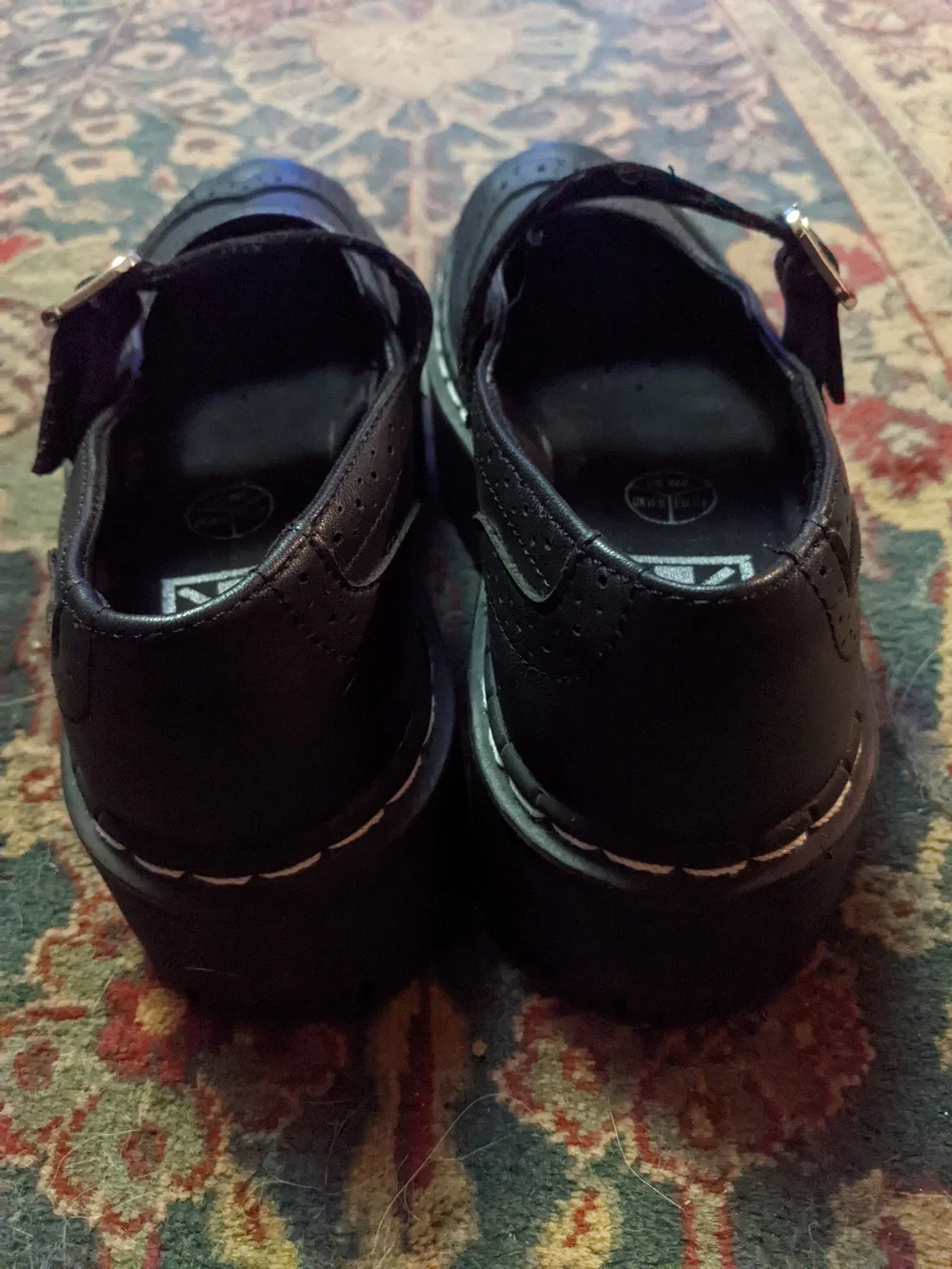 T.U.K tuk black