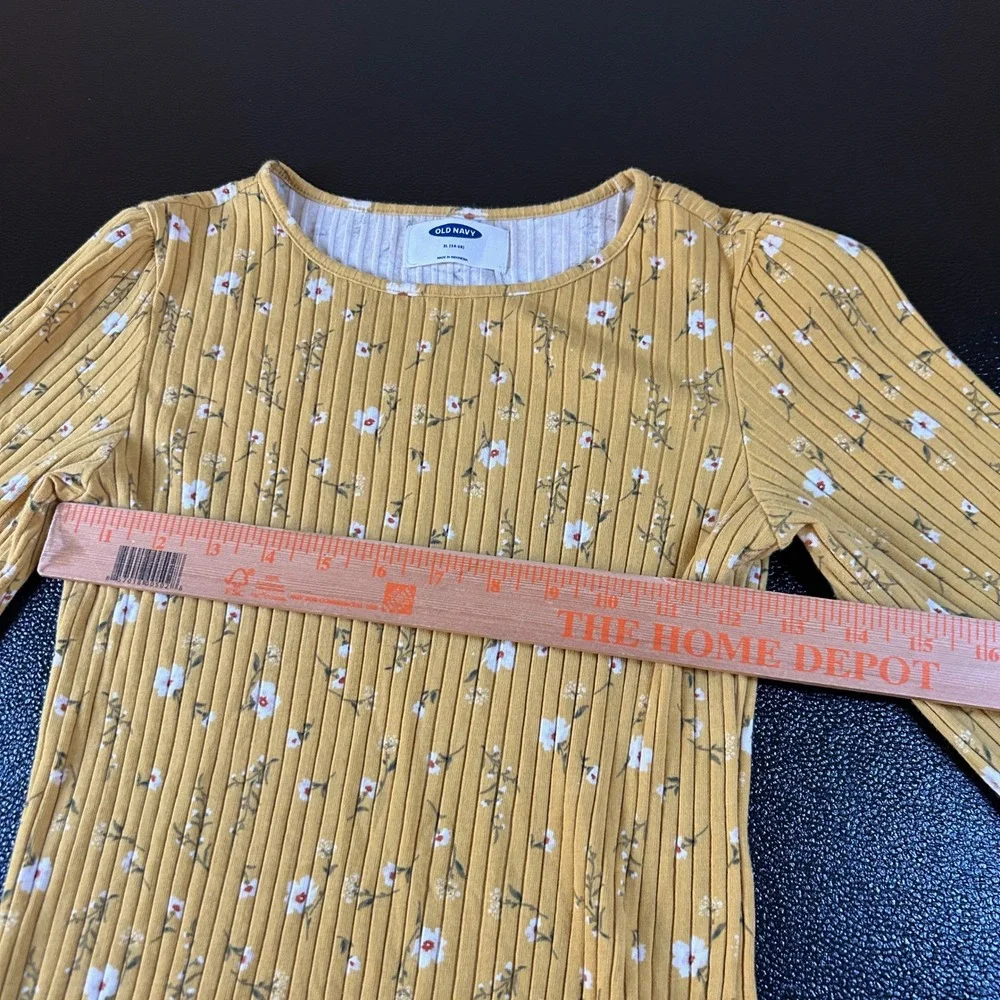 Old Navy shirt excellent