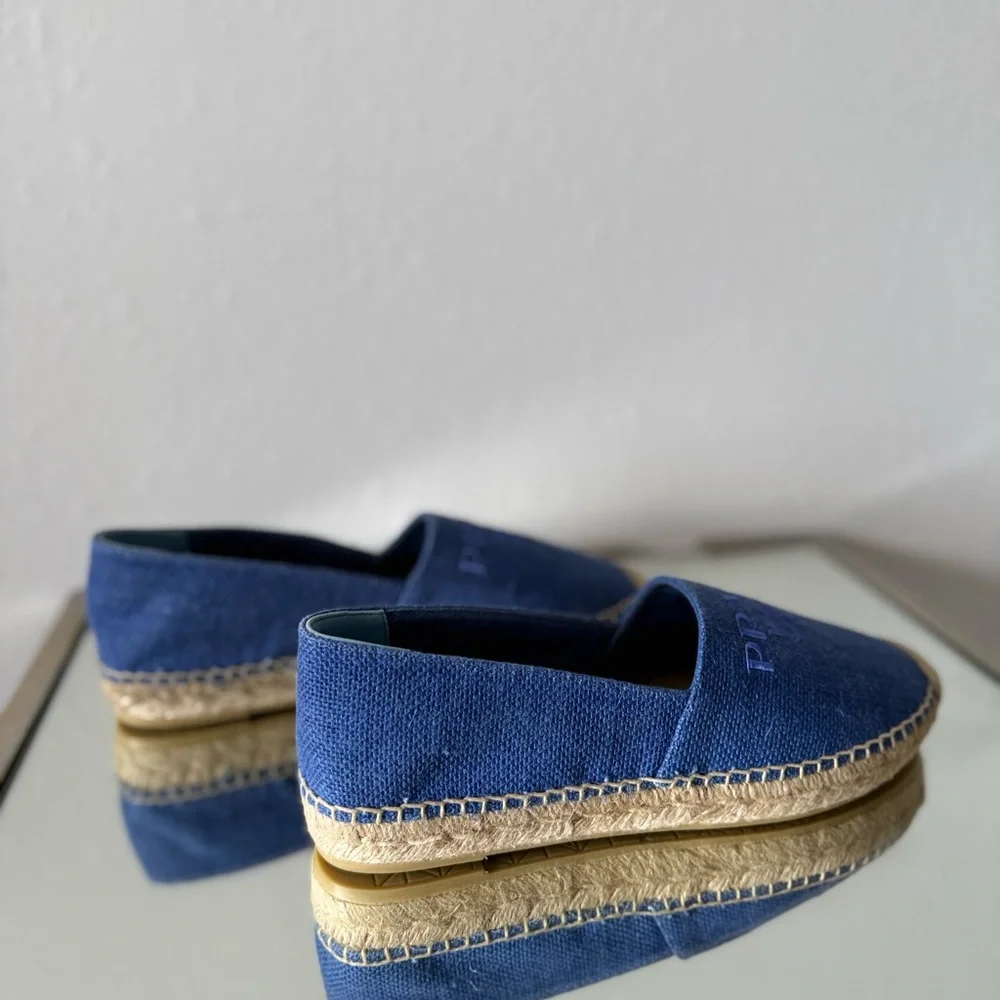 Prada new without