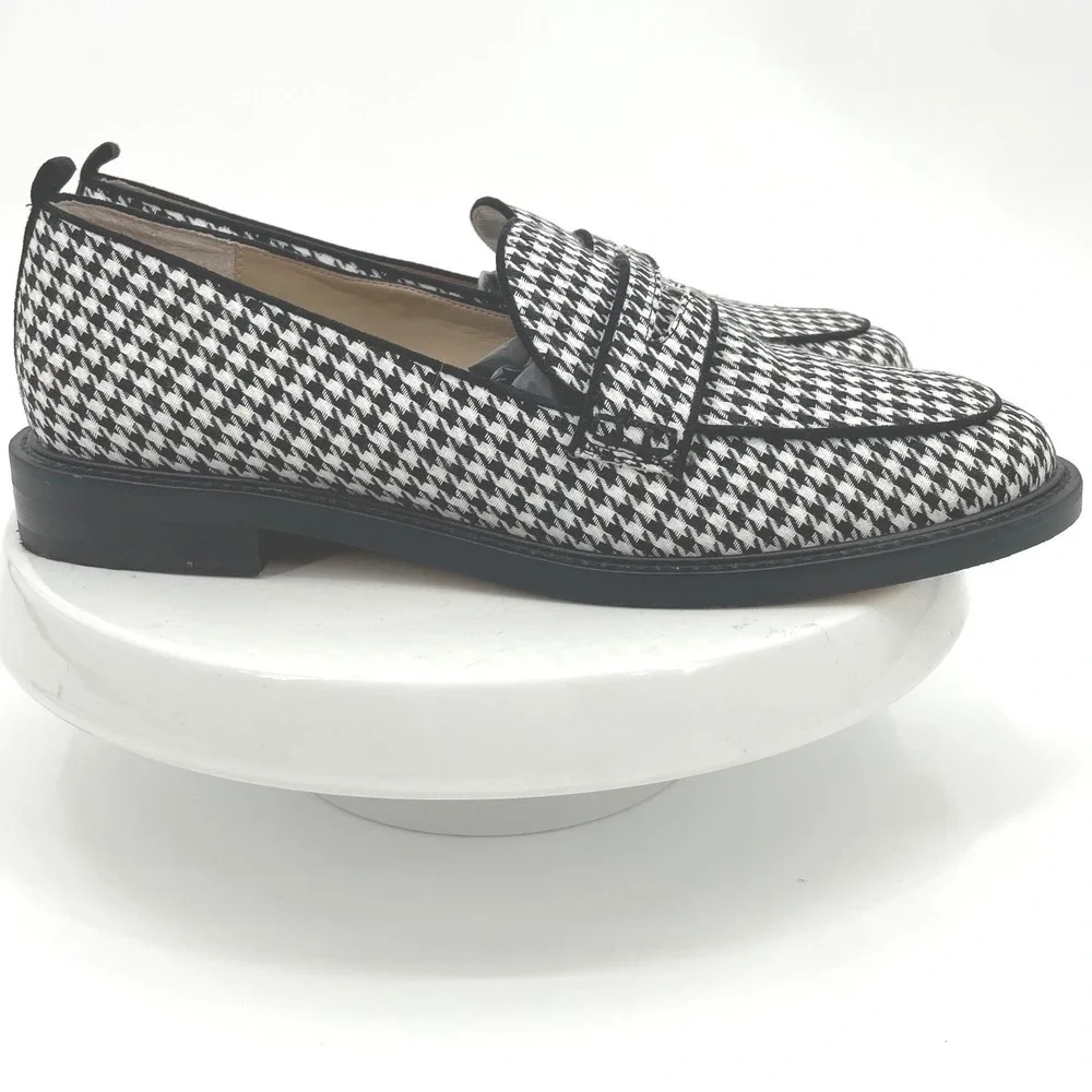 Ann Taylor comfortable but crisp