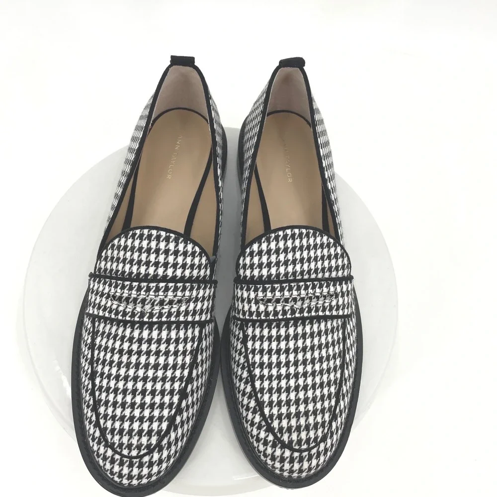Ann Taylor white brand clean