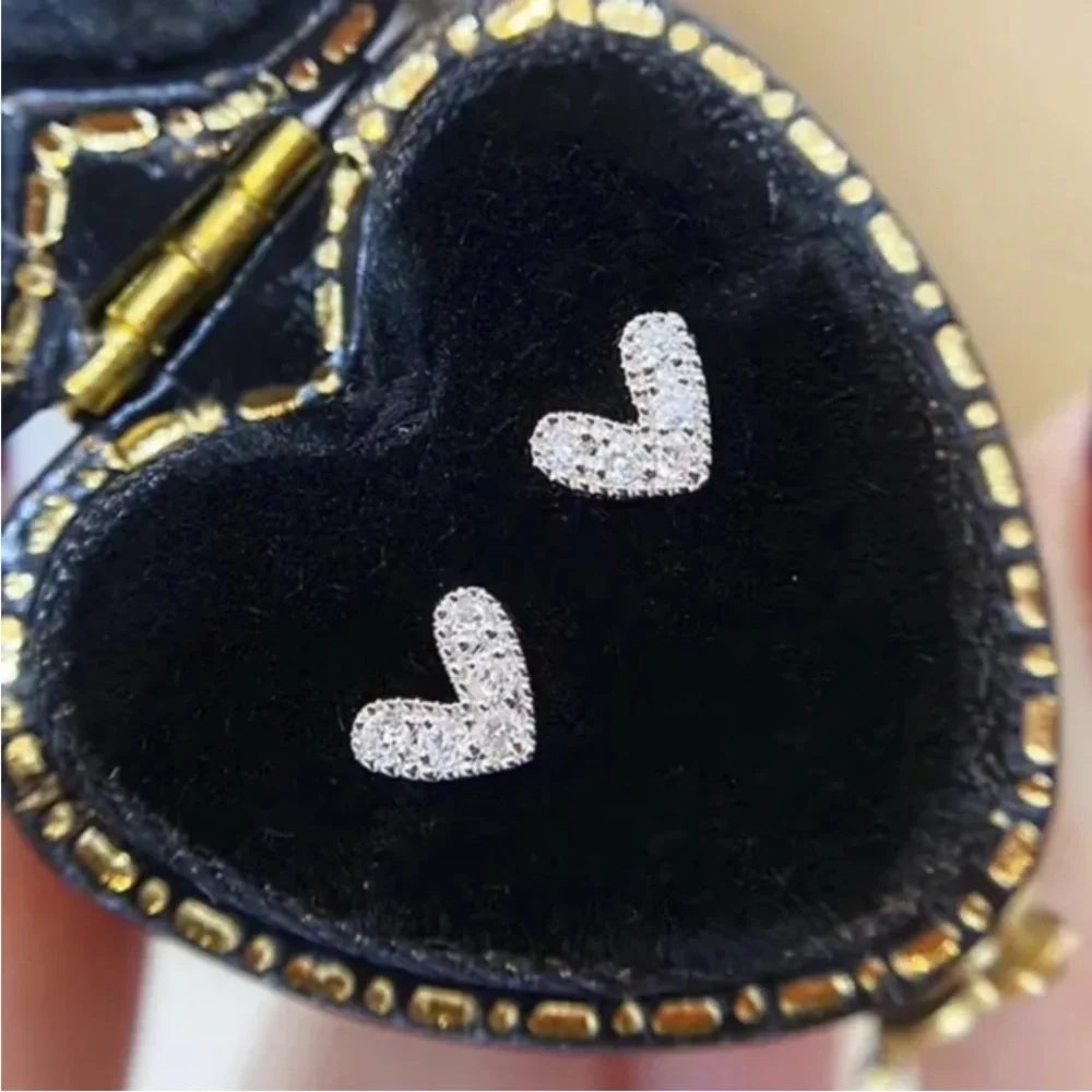 New Sterling Silver White Sapphires Heart Studs