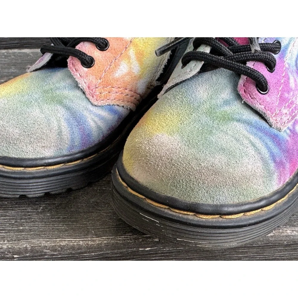 Dr. Martens functionality toddler adds