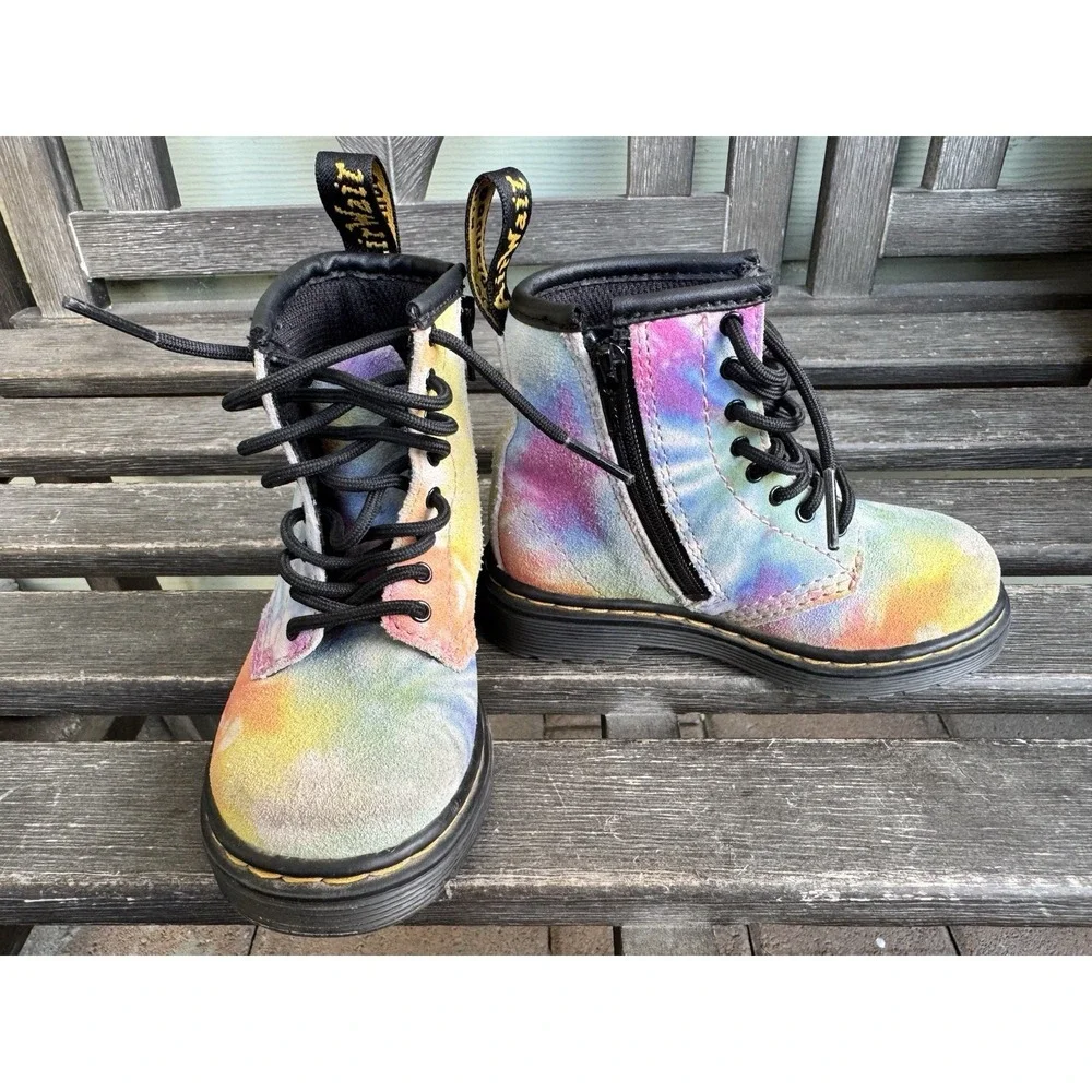 Dr. Martens cushioned size 1460t