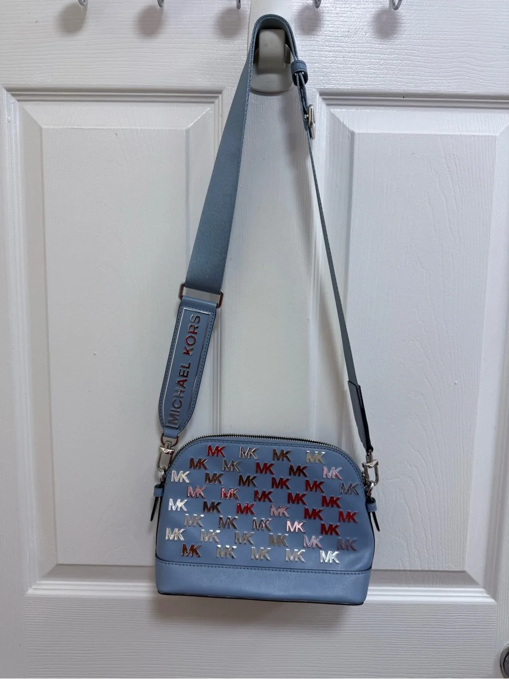 Michael Kors Jet Set Charm Large Dome Crossbody in Light Blue