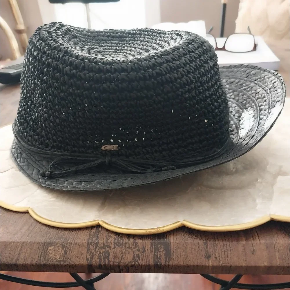 August Hats this chic