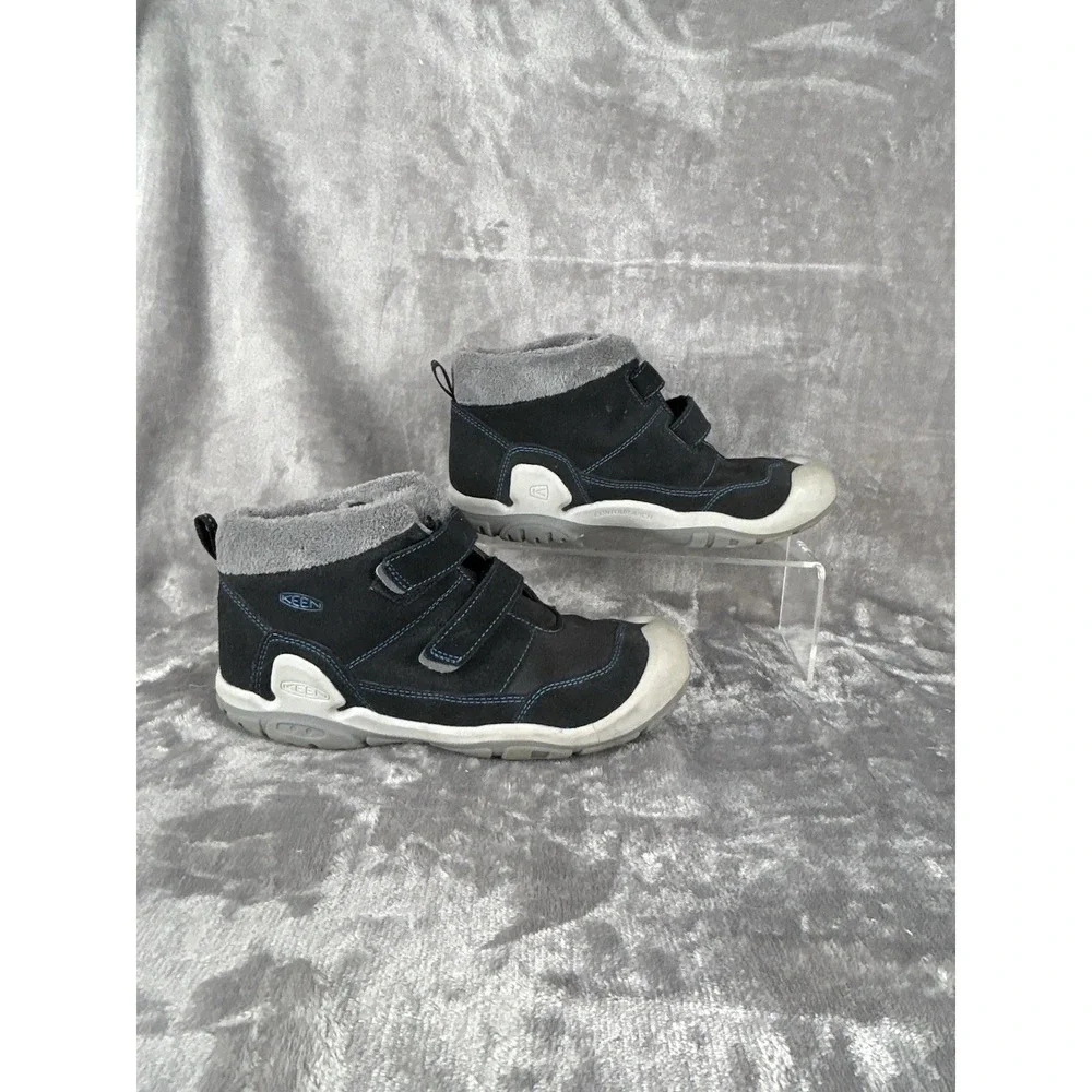 Keen Knotch Chukka Boots‎ Big Kids Size 7 Black Suede Hook & Loop Closure