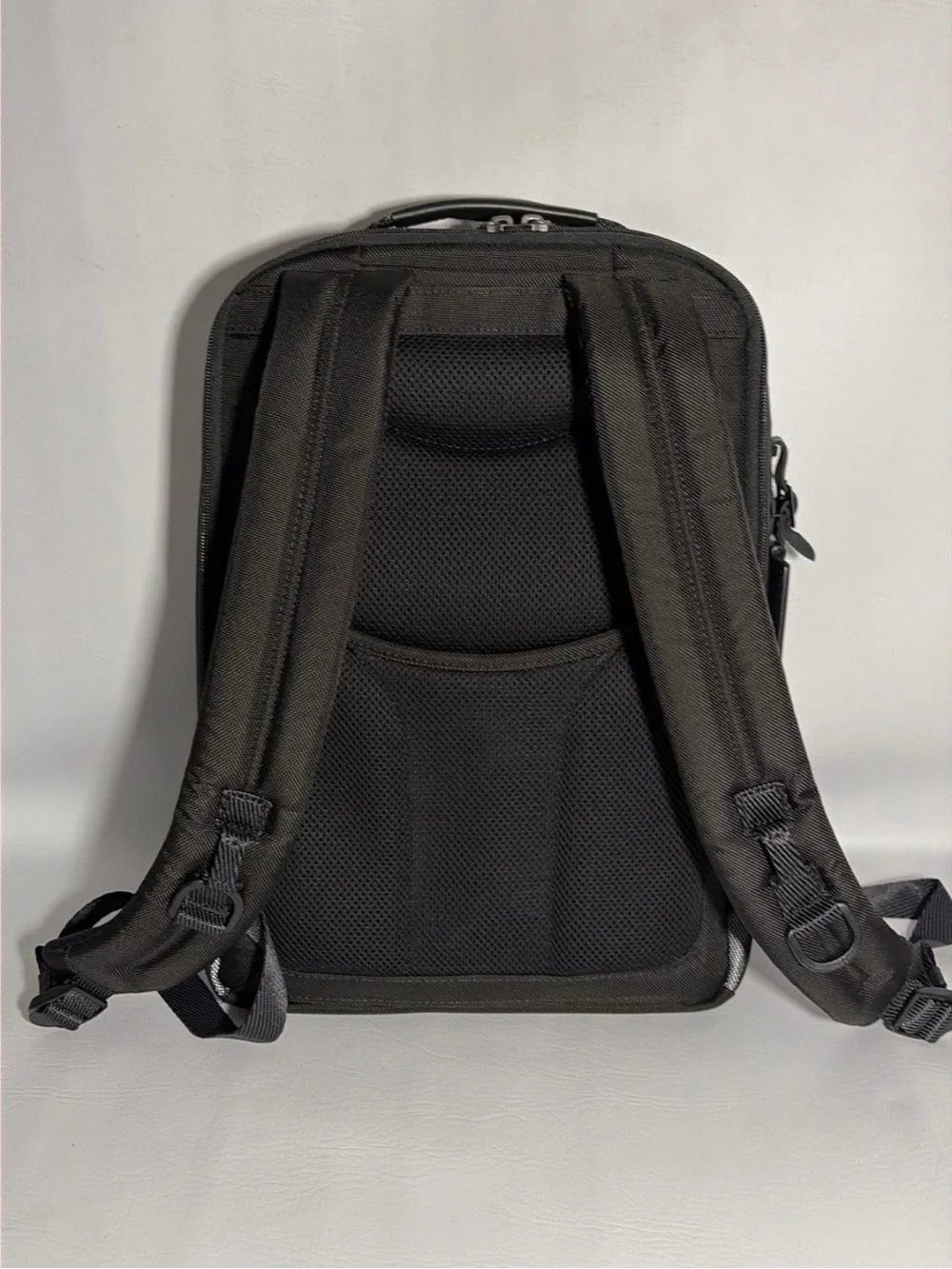 Tumi alpha bravo