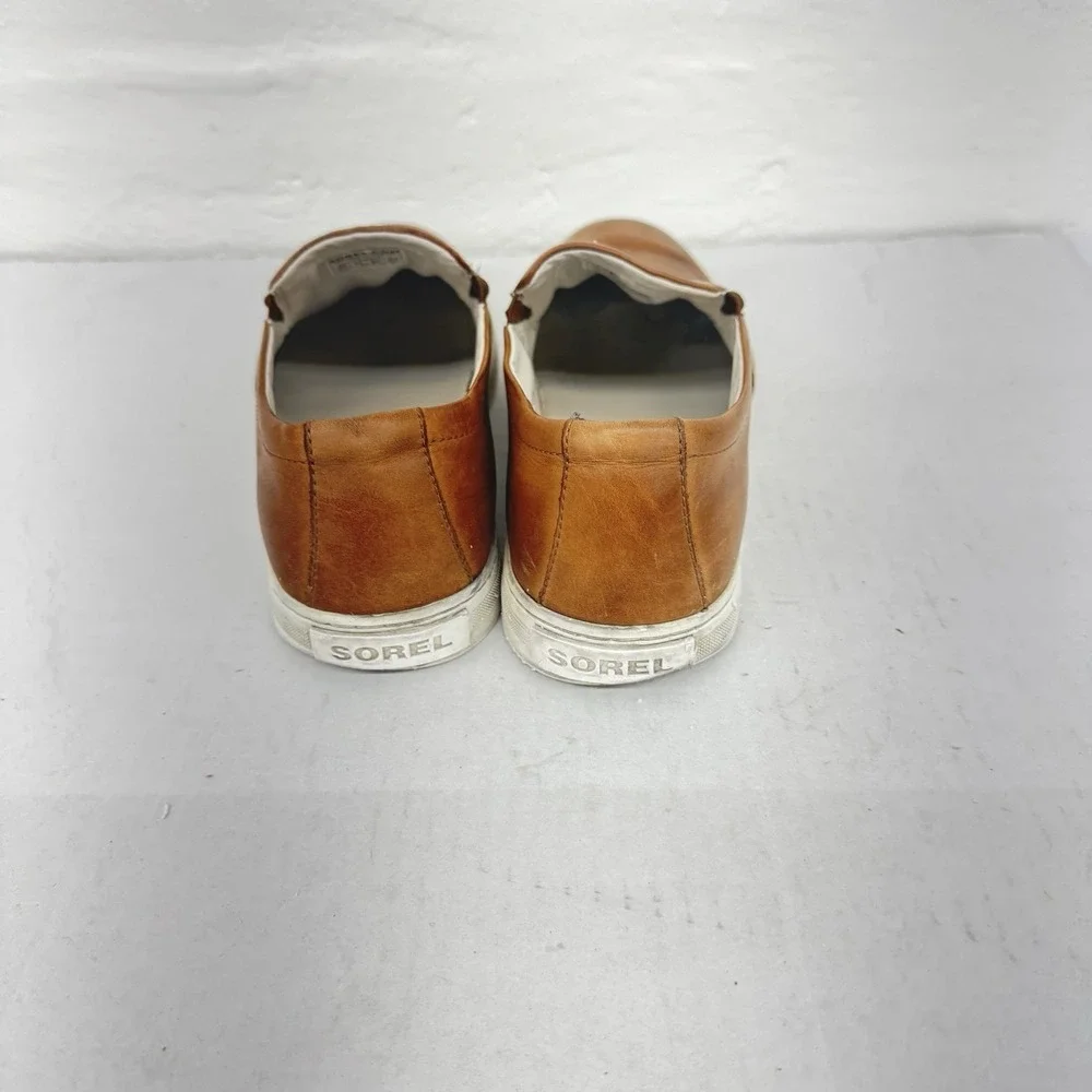 Sorel men caribou