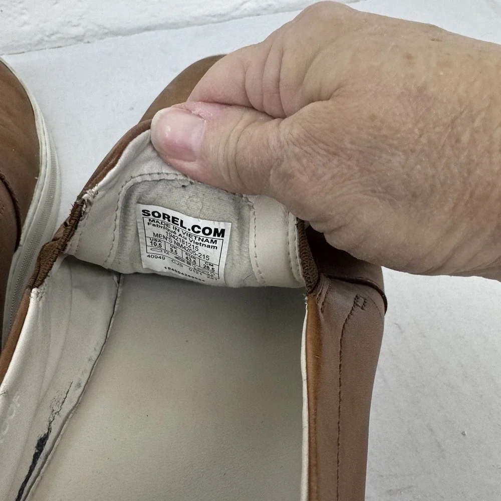 Sorel men caribou