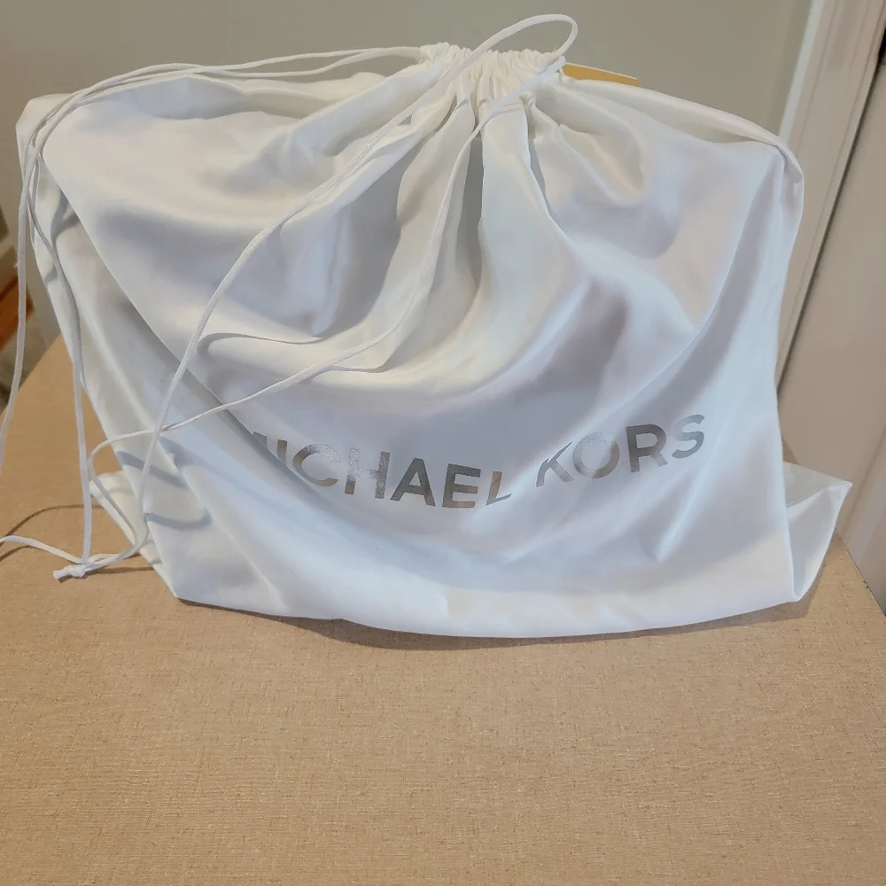 Michael Kors Charlotte Shoulder Tote Saffiano Leather Vista Blue‎