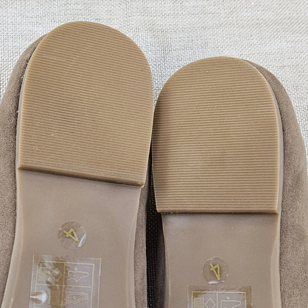Revel Girls Darcy Moccasin Flats Taupe Faux Suede Loafers Bow Detail‎ Size 4