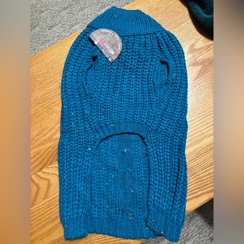 Petrageous Designs size large