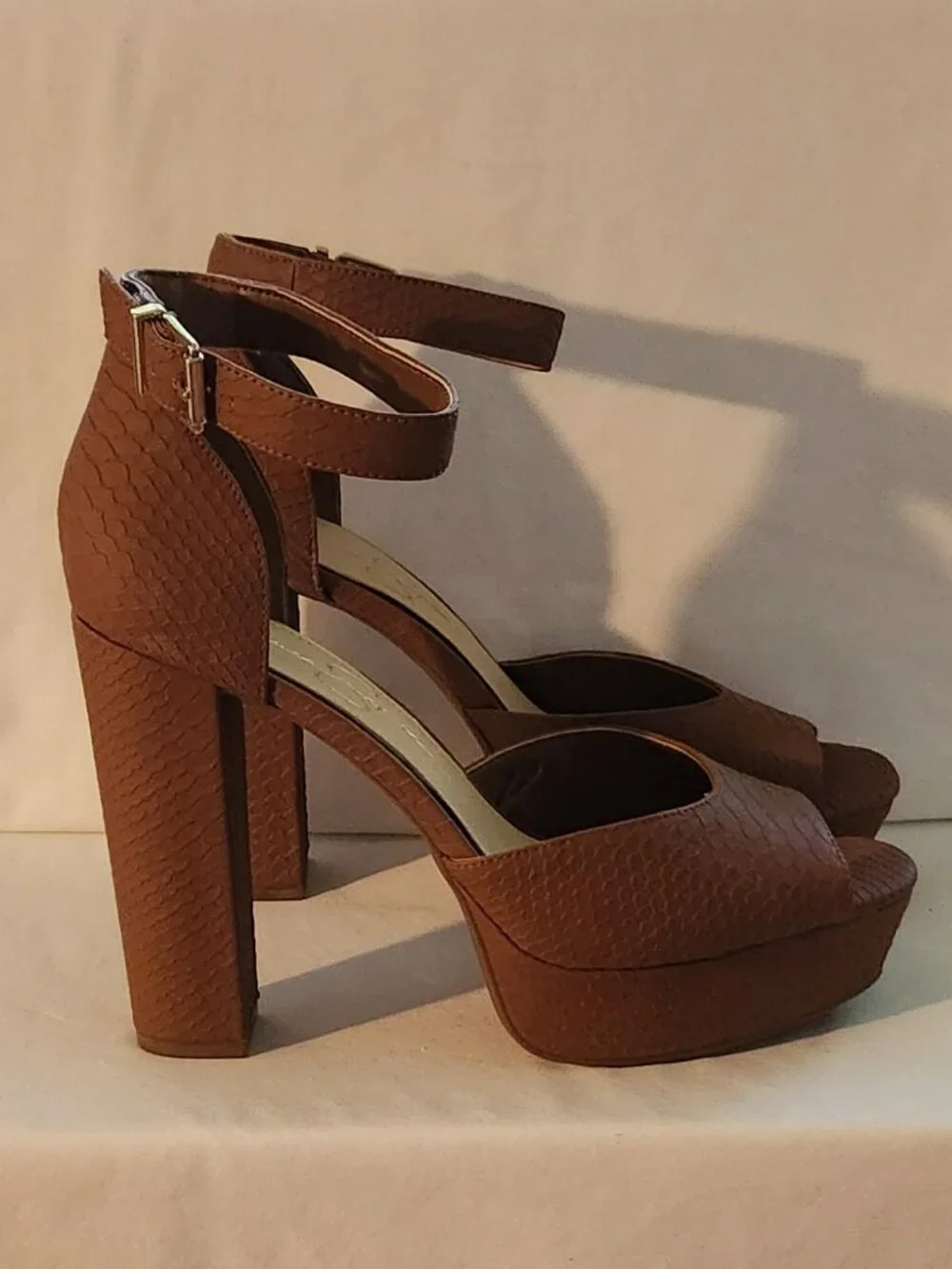 Jessica Simpson here nice