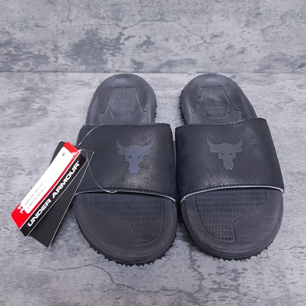 Under Armour shipping black