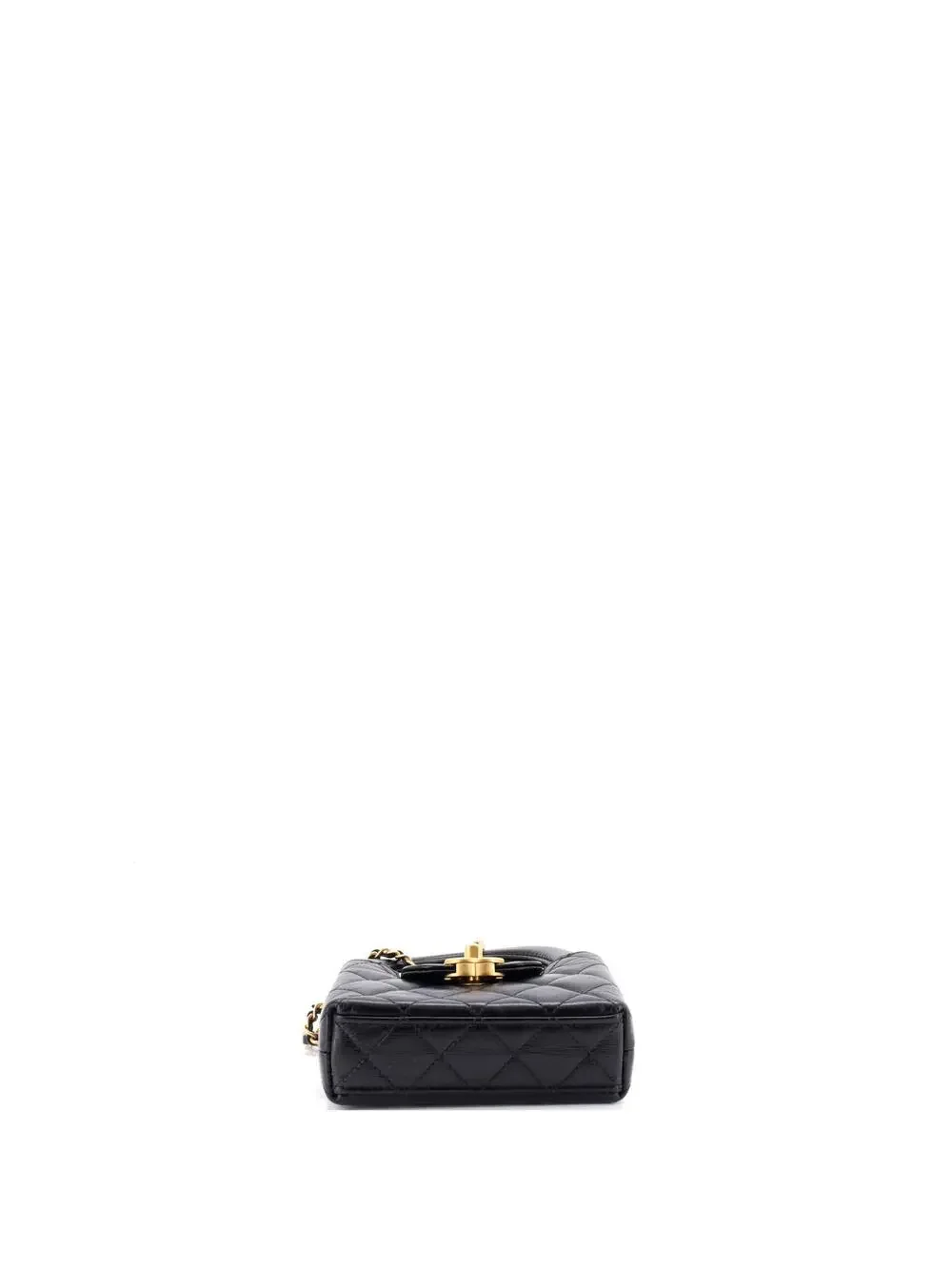 CHANEL step out
