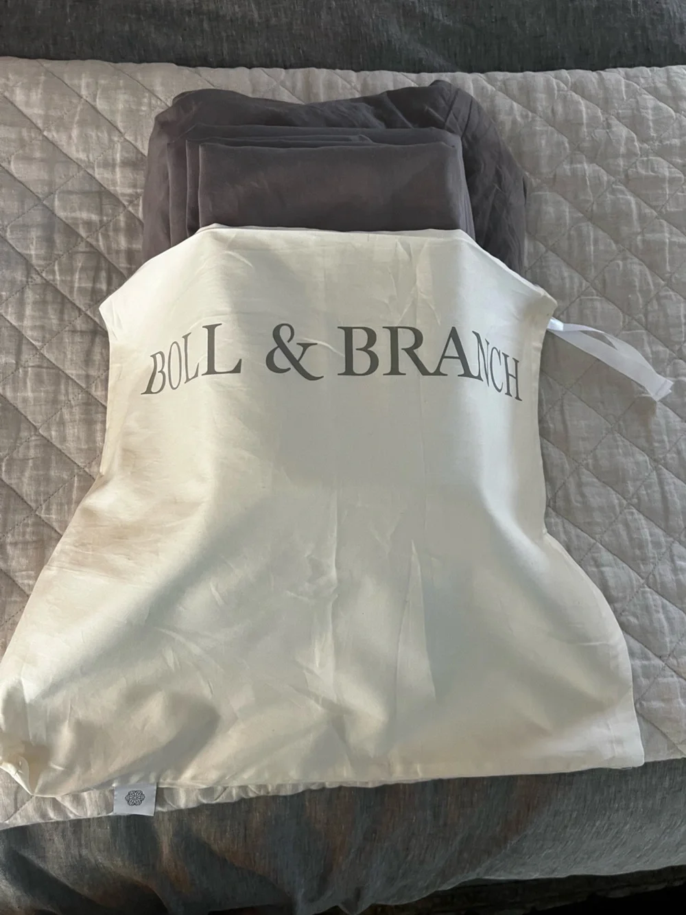 BOLL & BRANCH Signature Hemmed Cal King Sheet Set - Stone Gray