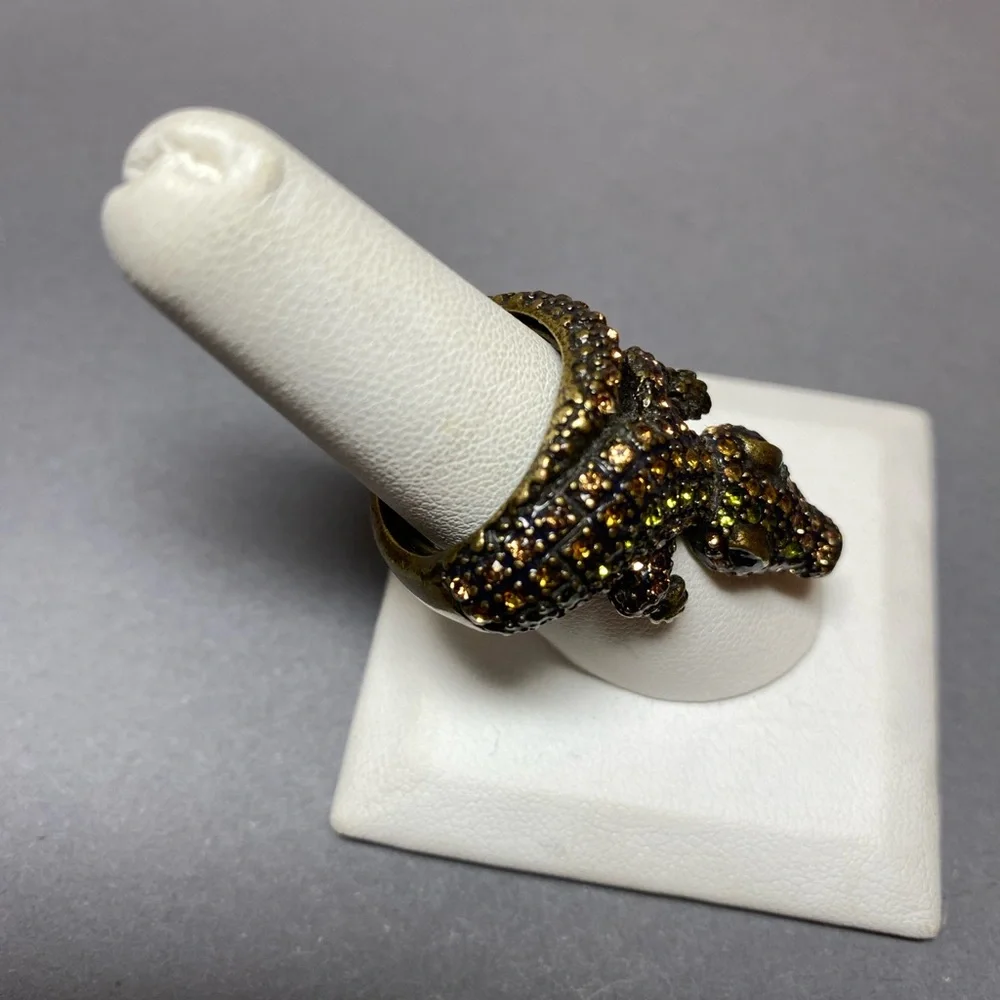 Alligator ring