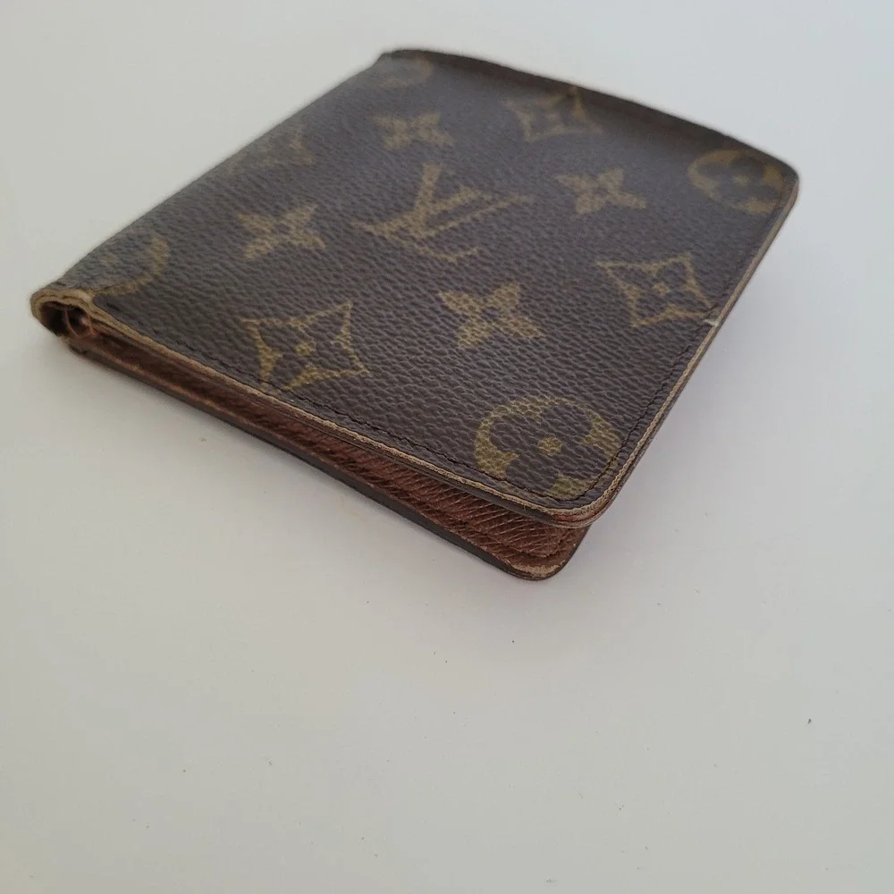 Louis Vuitton classic louis
