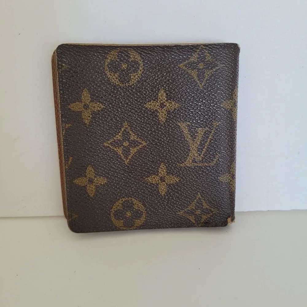 Louis Vuitton classic louis
