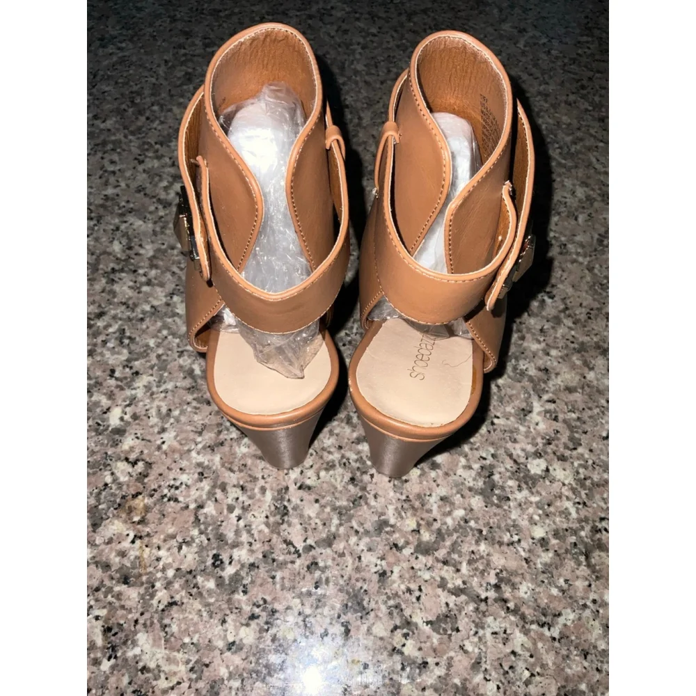Shoe Dazzle women shoe