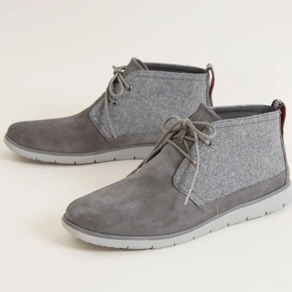 UGG® Freamon Leather Shoe chukka boots size 7