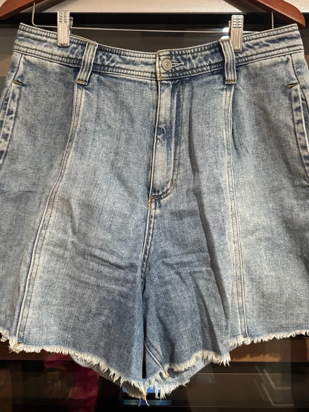 We The Free Twenty Nine Denim Shorts 29 Light Wash Raw Hem High Rise