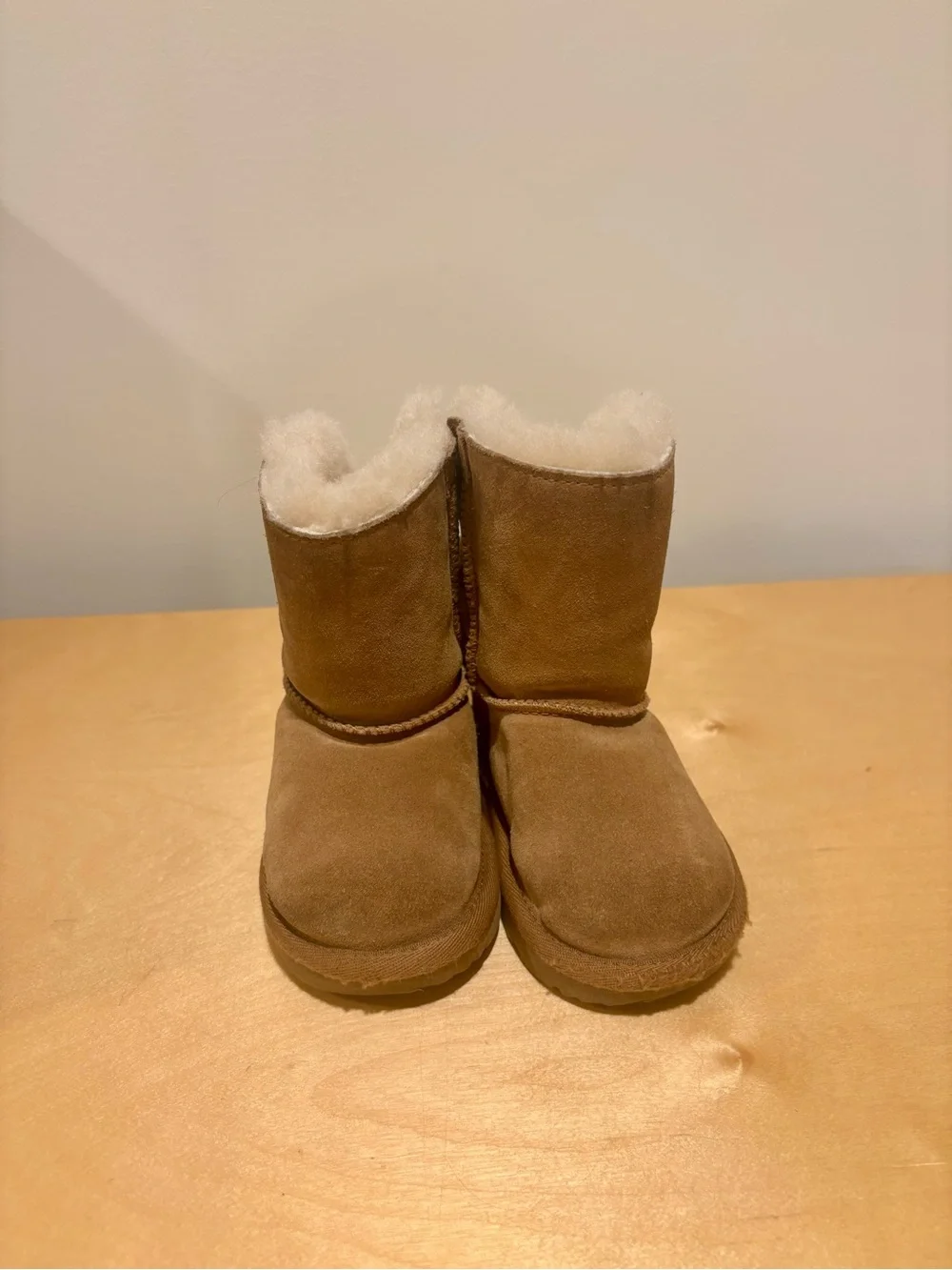 Ugg Boots Bailey chestnut‎ baby girl toddler size 6