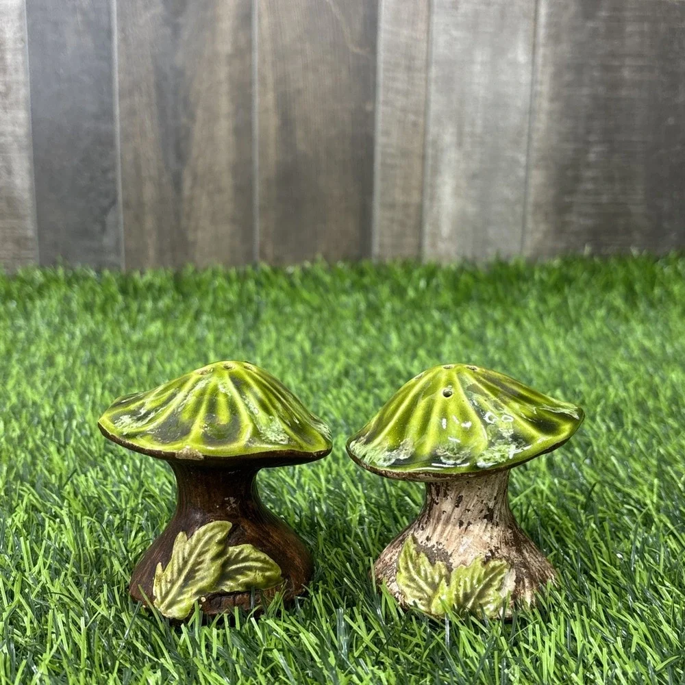 Vintage Mushroom Salt‎ Pepper Shakers MCM Ceramic Toadstool Kitchen Decor