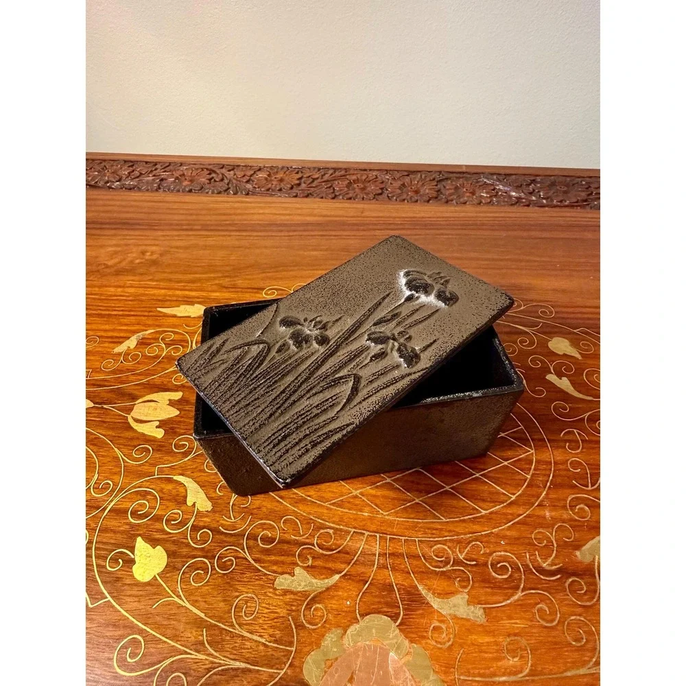N/A vintage cast
