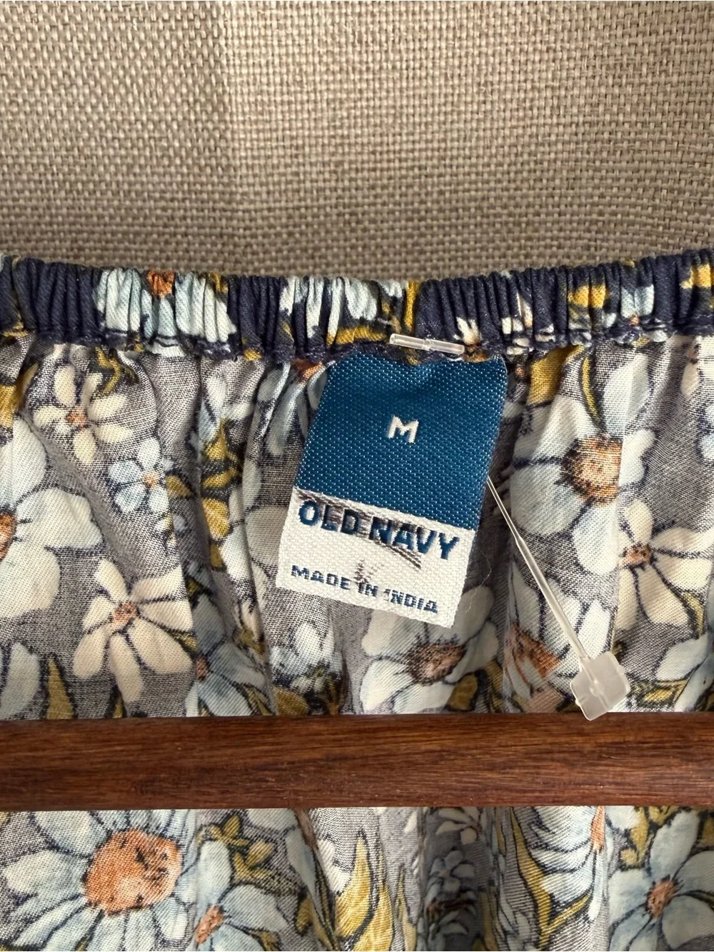 Old Navy Navy Blue Daisy Floral Smocked V-Neck Puff Sleeve Peplum Blouse Top M