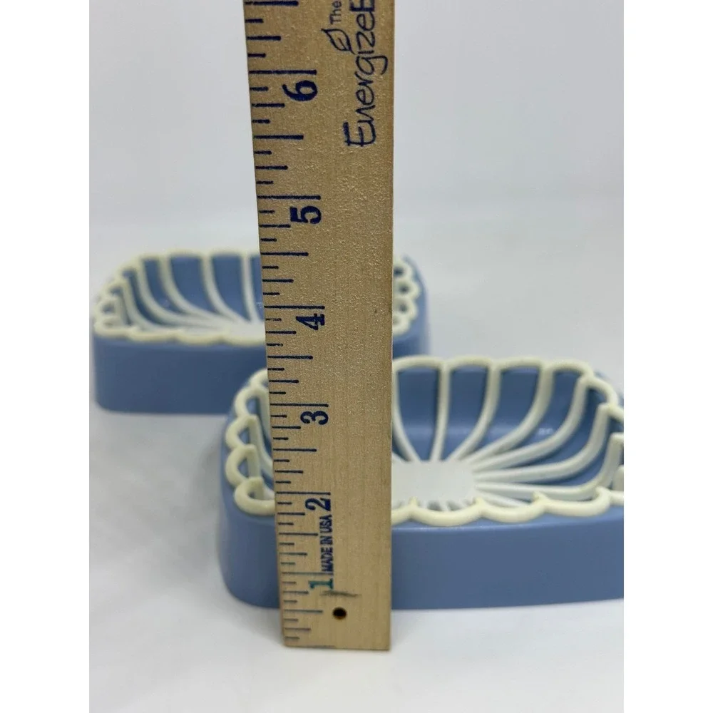 VTG Arrow Soap Dish Blue White Plastic Scalloped Drain Tray USA MCM Set of 2