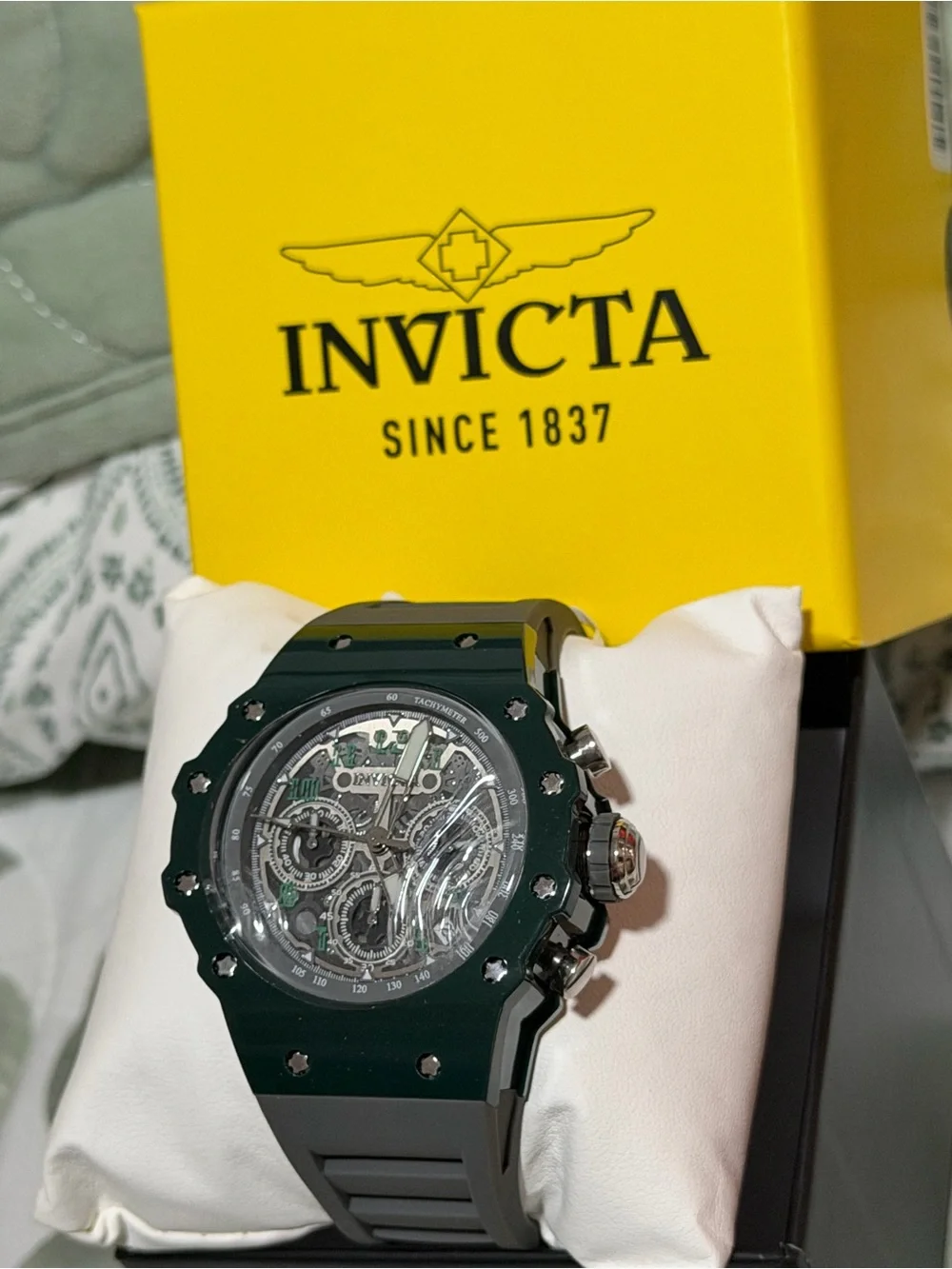 Invicta bold skeleton