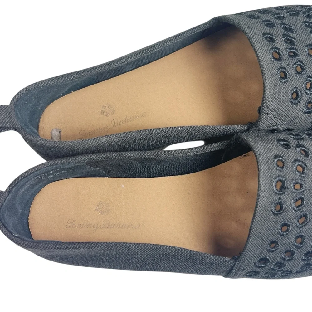 Tommy Bahama step out