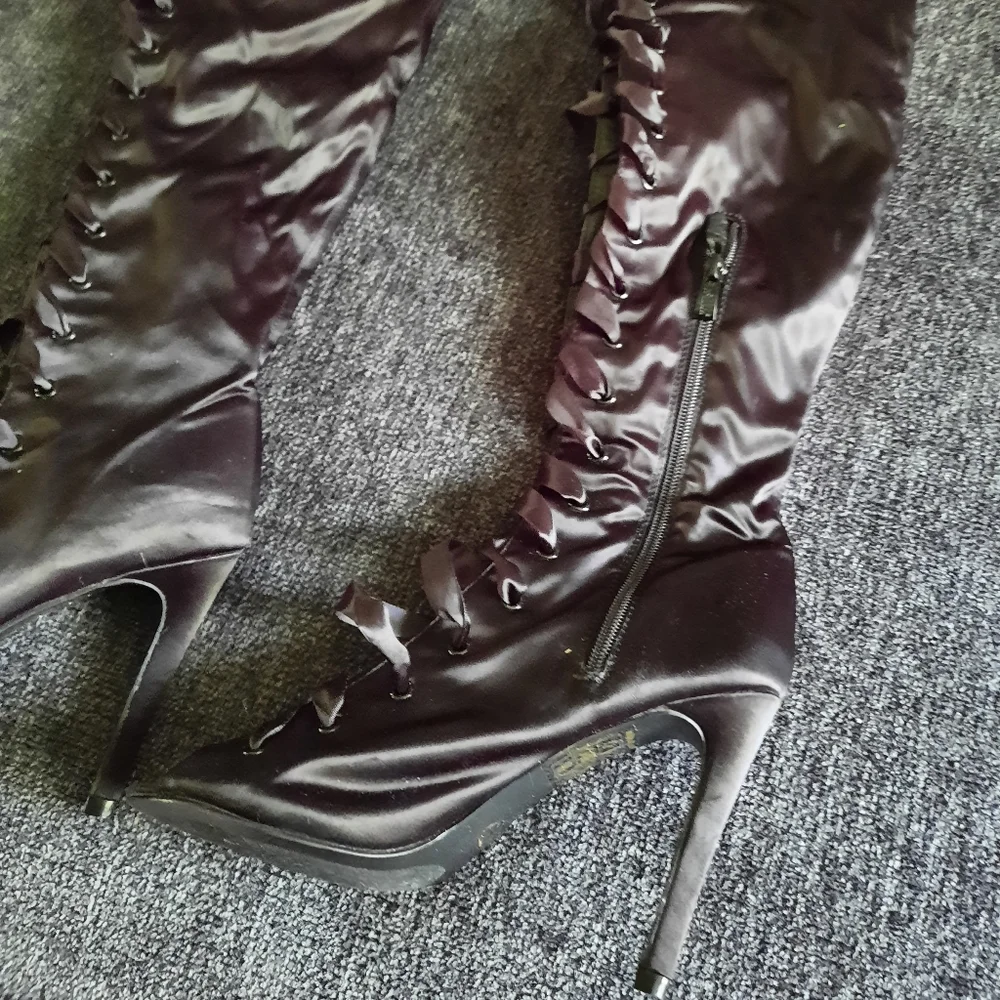 Lovmark sleek black