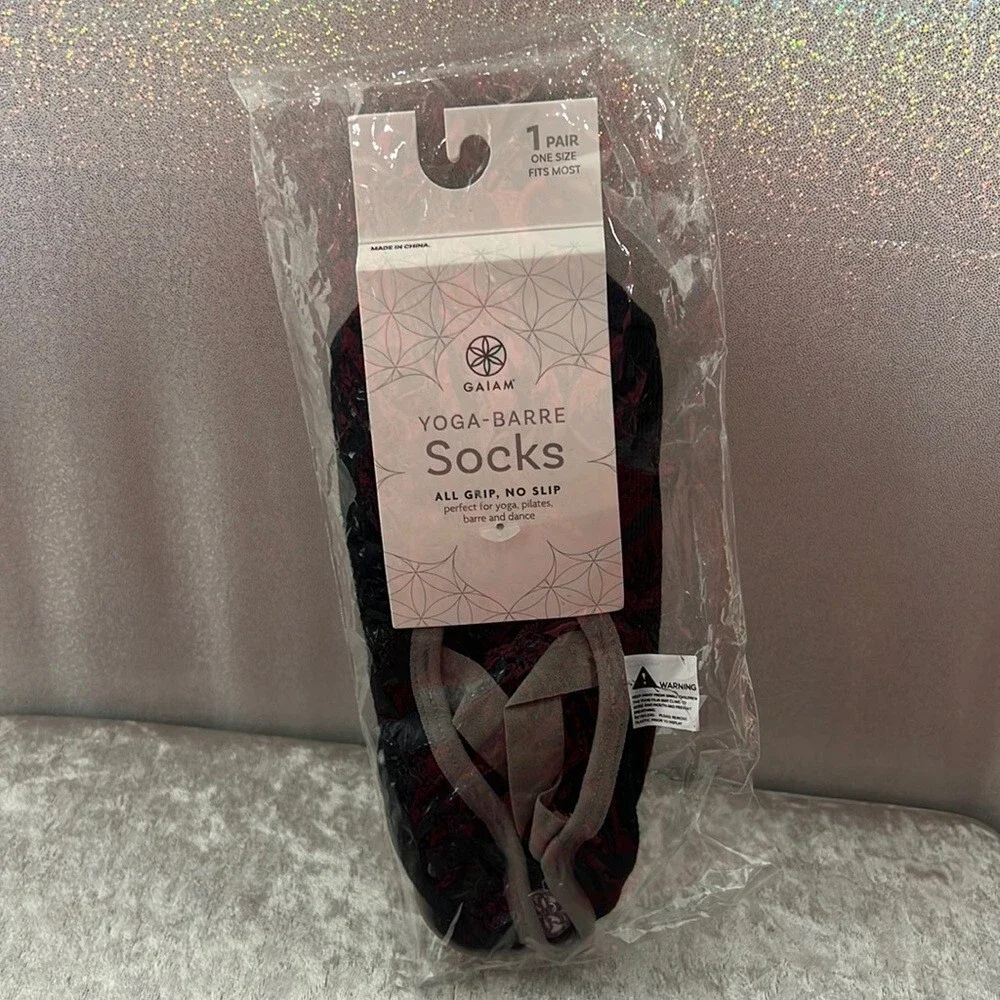 Gaiam yoga barre socks no slip grippy dance Pilates workout yoga Grey black