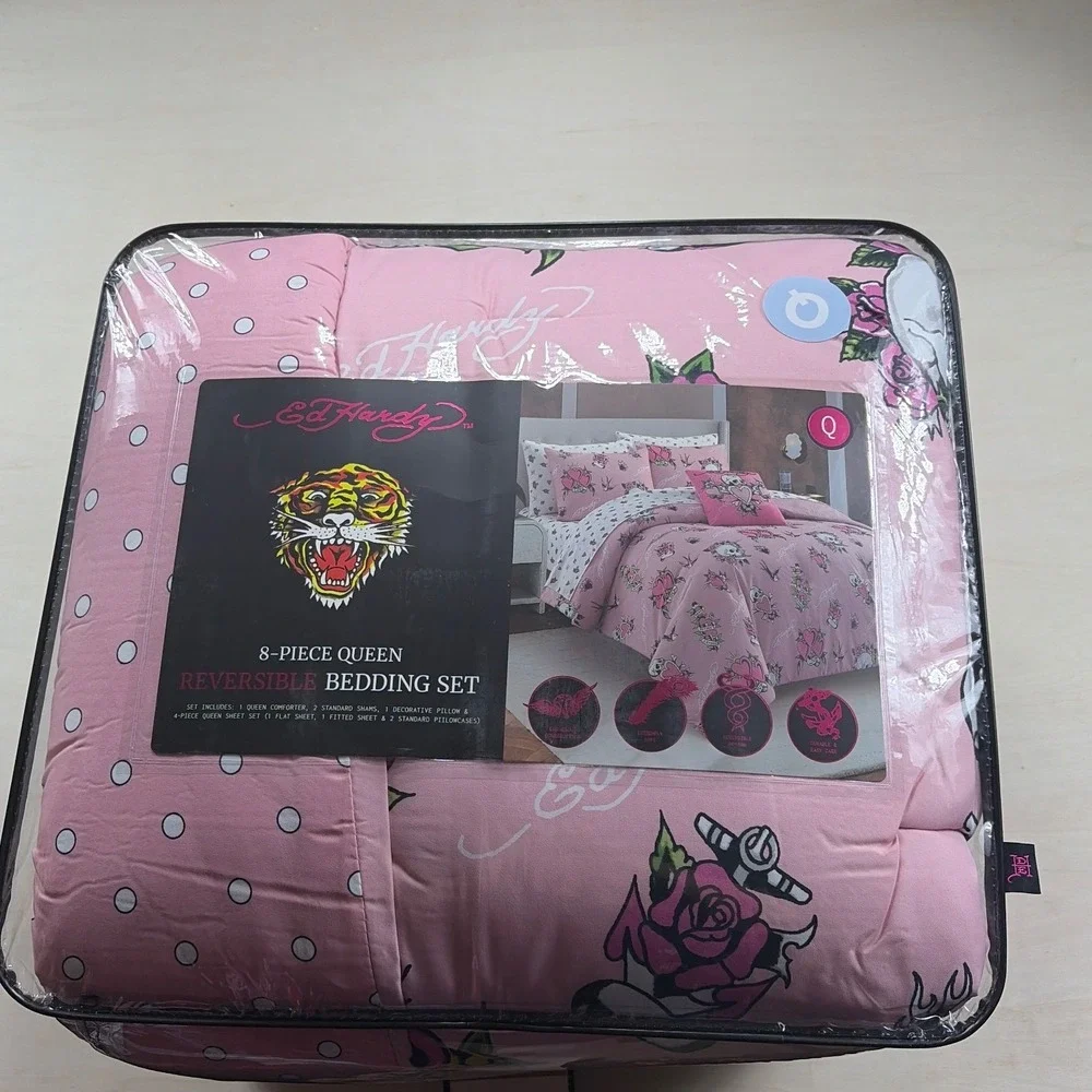 Ed Hardy two includes
