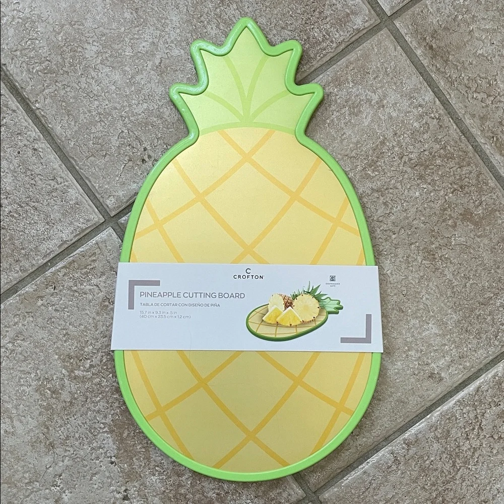 Crofton pineapple fruit