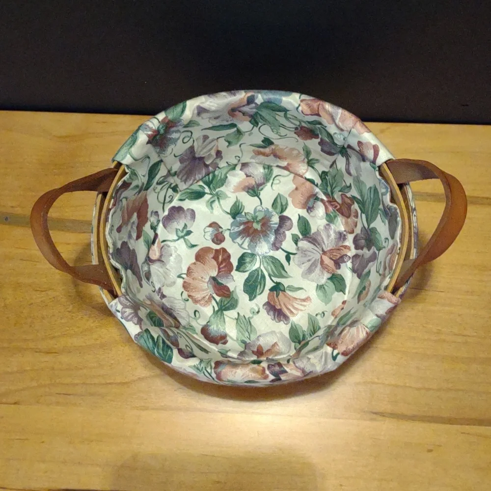 Vintage 1998 Longaberger Round 21