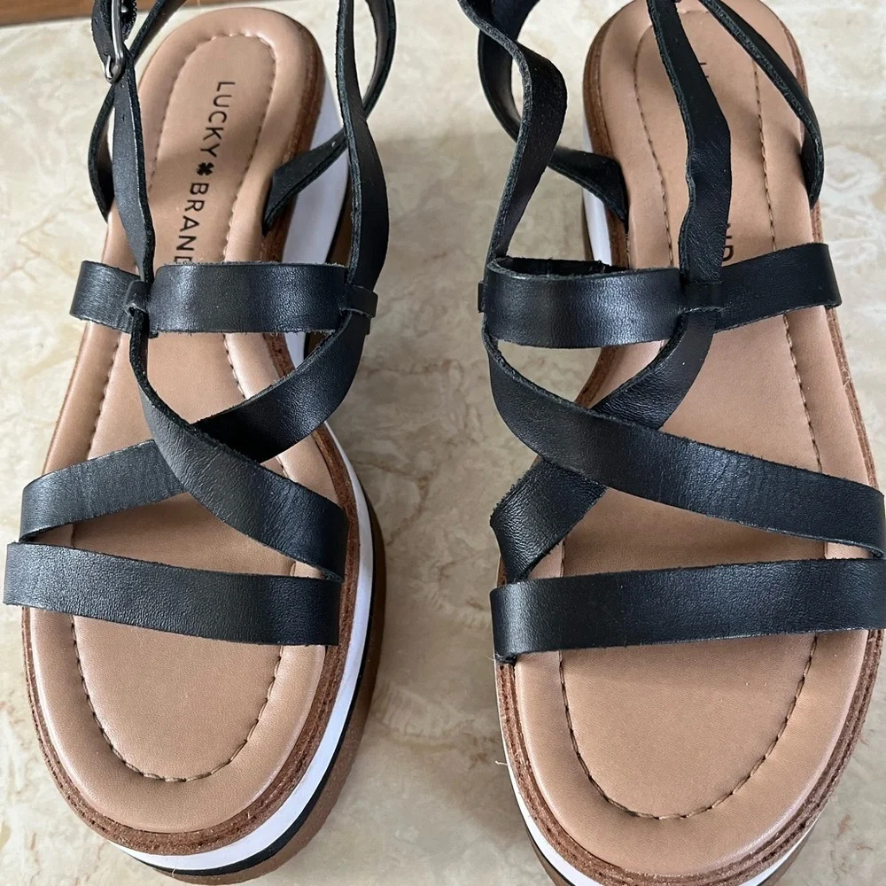 Lucky Brand step into