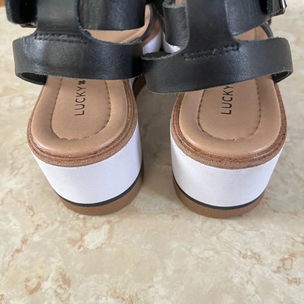 Lucky Brand step into