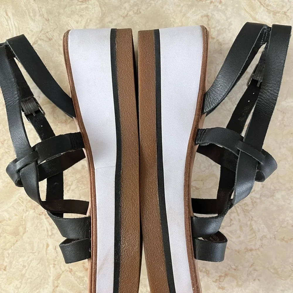 Lucky Brand step into