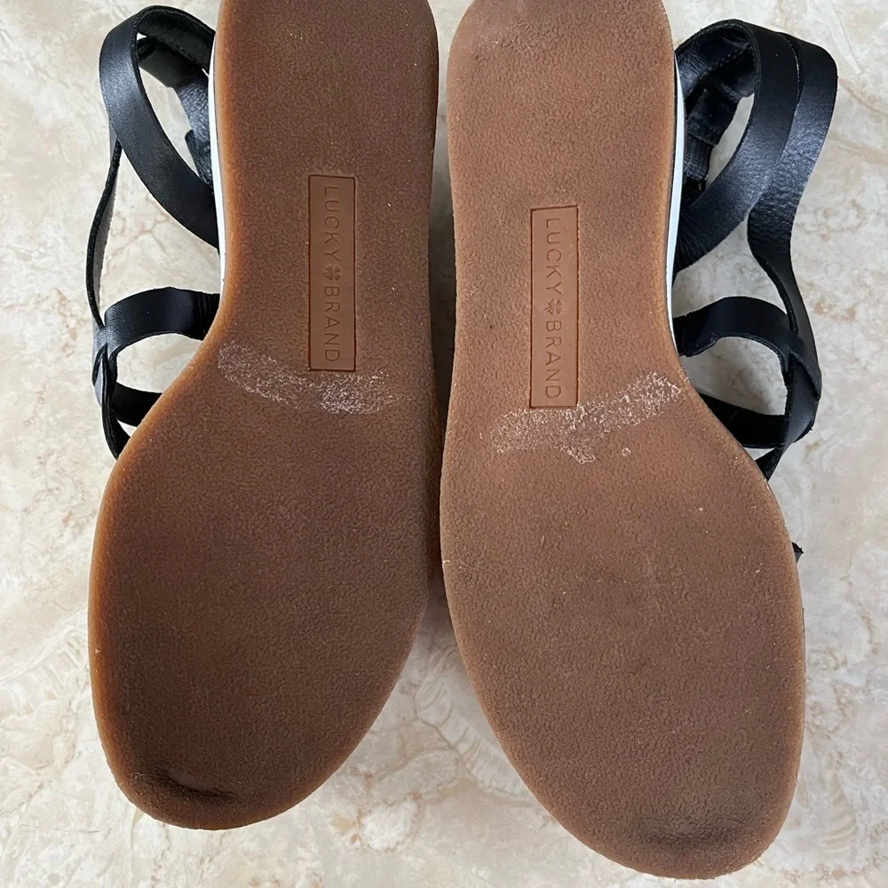 Lucky Brand step into