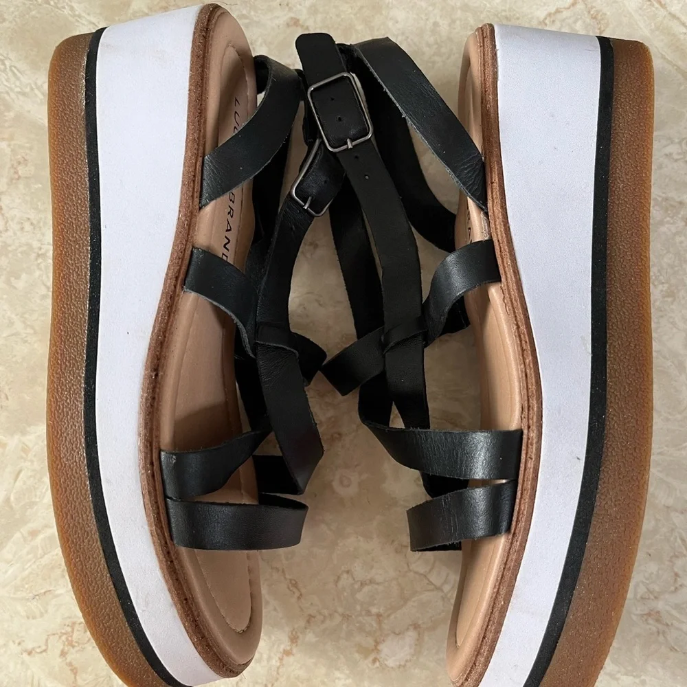 Lucky Brand step into