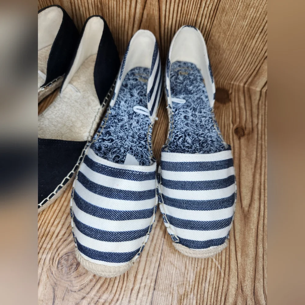 GAP pairs espadrille