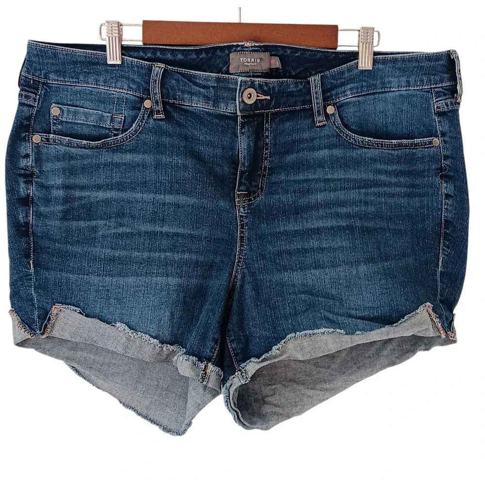 Torrid Plus Size 18 Shorts‎  Blue Denim Stretch Cotton Spandex Comfortable Fit