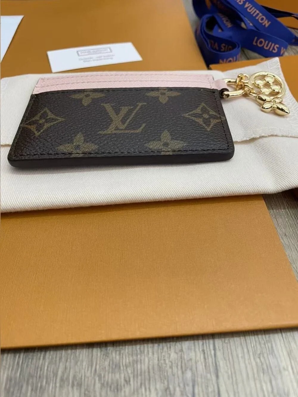 Louis Vuitton compact louis
