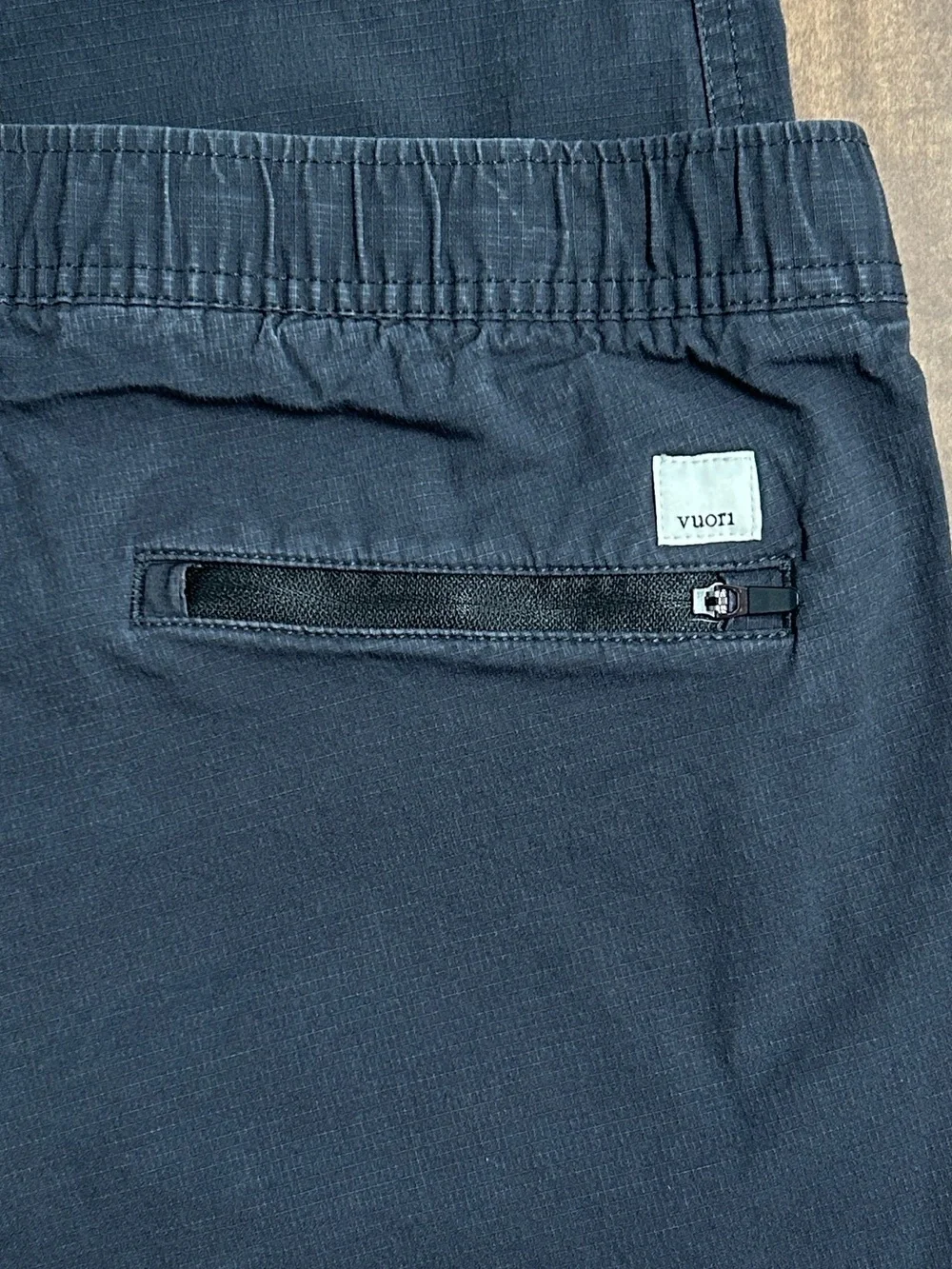 Vuori versatile charcoal