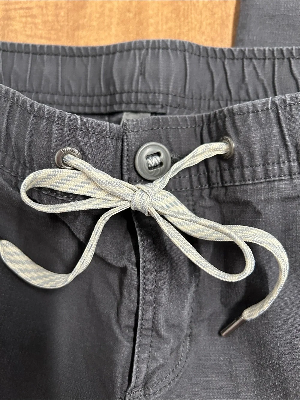 Vuori versatile charcoal